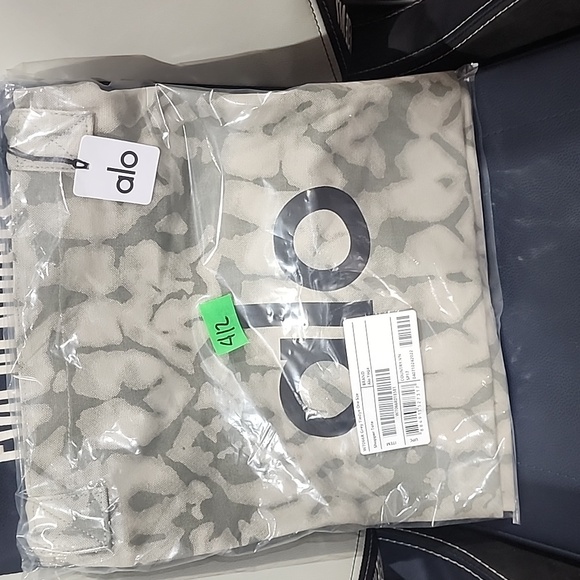 ALO Yoga Accessories - ALO tote New in bag